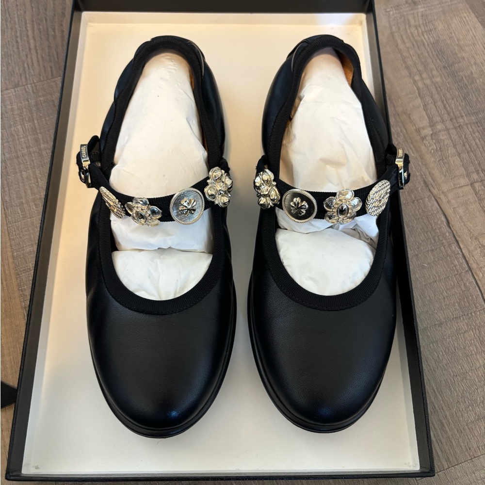 Chanel Flat